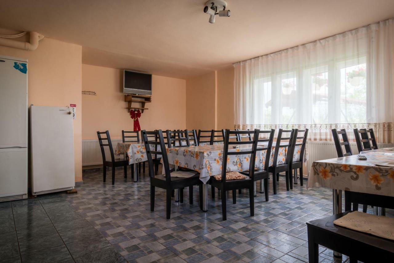 Pensiunea Elena Tasnad Exterior foto